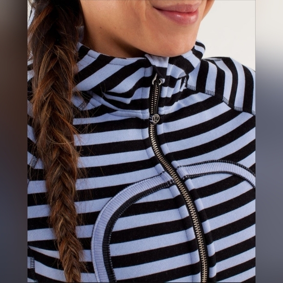 Lululemon Scuba Hoodie *Stretch in Sea Stripe Printed Polar Haze Black Size 2 - Picture 4 of 16